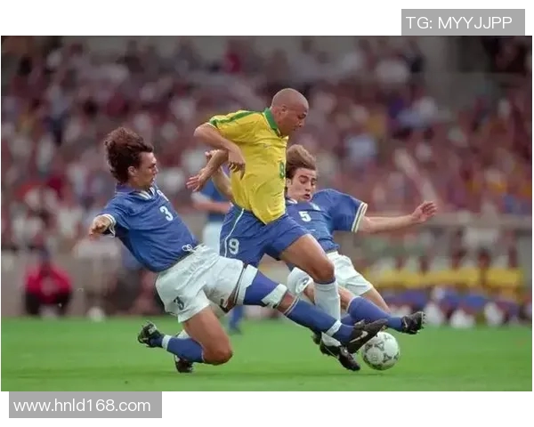 属猴的足球巨星是谁 他在绿茵场上的传奇成就和背后故事